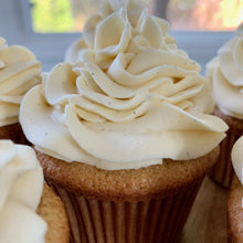 Load image into Gallery viewer, Vanilla Cupcakes